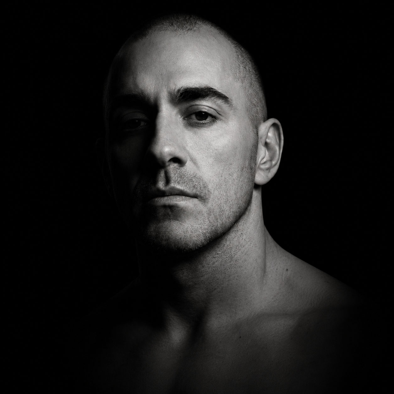 Retrato de Douglas Roseira